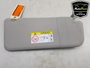 Gebruikte Zonneklep Opel Vivaro 2.0 CDTI 150 Prijs € 10,00 Margeregeling aangeboden door AutoHam