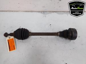 Gebruikte Aandrijfas links-voor Volkswagen Golf VI (5K1) 1.4 TSI 122 16V Prijs € 35,00 Margeregeling aangeboden door AutoHam