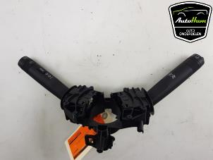 Begagnade Spak, rattstång Opel Karl 1.0 12V Pris € 20,00 Marginaltabell erbjuds av AutoHam