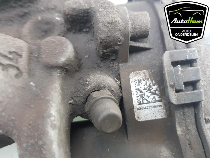 Zacisk hamulcowy prawy tyl z Mercedes-Benz B (W246) 1.6 B-180 BlueEFFICIENCY Turbo 16V 2014