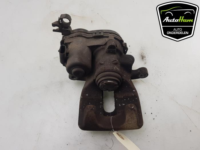 Zacisk hamulcowy prawy tyl z Mercedes-Benz B (W246) 1.6 B-180 BlueEFFICIENCY Turbo 16V 2014