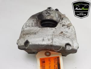 Używane Zacisk hamulcowy lewy przód Toyota Yaris IV (P21/PA1/PH1) 1.5 12V Hybrid Cena € 30,00 Procedura marży oferowane przez AutoHam