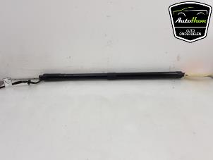 Begagnade Motor, baklucka Landrover Range Rover Sport (LW) 2.0 16V P400e Pris € 125,00 Marginaltabell erbjuds av AutoHam