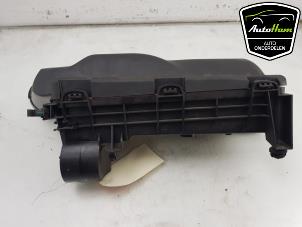 Gebruikte Luchtfilterhuis Peugeot 3008 I (0U/HU) 1.6 16V THP 155 Prijs € 25,00 Margeregeling aangeboden door AutoHam