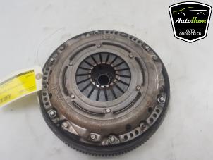 Begagnade Tvåmassesvänghjul Opel Corsa D 1.6i OPC 16V Turbo Pris € 150,00 Marginaltabell erbjuds av AutoHam