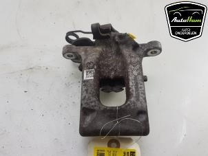 Gebruikte Remklauw (Tang) links-achter Opel Corsa F (UB/UH/UP) 1.2 Turbo 12V 100 Prijs € 50,00 Margeregeling aangeboden door AutoHam