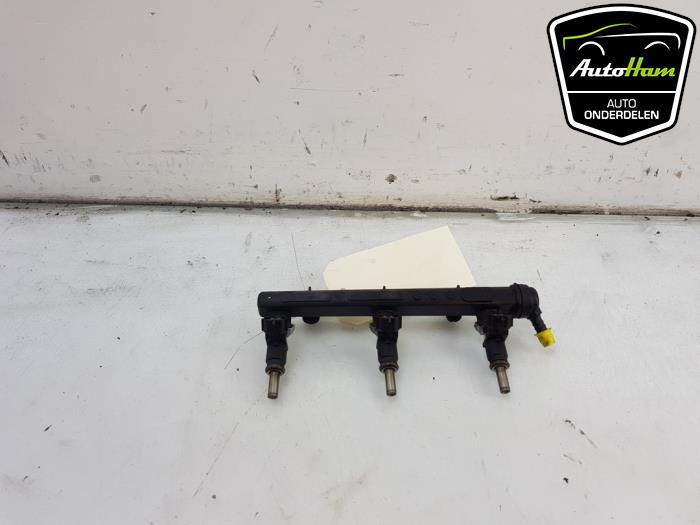 Bränsleinsprutningsmunstycke från en Volkswagen Up! (121) 1.0 12V 60 2020