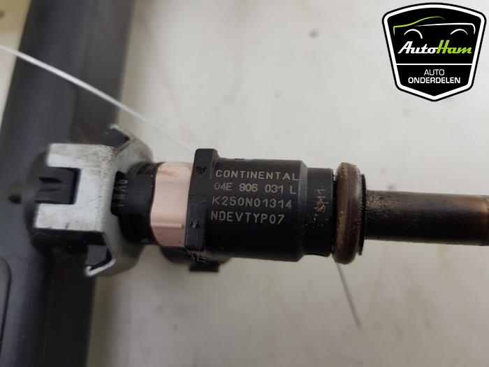 Bränsleinsprutningsmunstycke från en Volkswagen Up! (121) 1.0 12V 60 2020