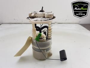 Gebruikte Brandstofpomp Elektrisch Renault Clio III Estate/Grandtour (KR) 1.2 16V TCE 100 Prijs € 20,00 Margeregeling aangeboden door AutoHam