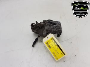 Begagnade Bakre bromsok, vänster Ford Transit Connect (PJ2) 1.5 TDCi ECOnetic Pris € 25,00 Marginaltabell erbjuds av AutoHam