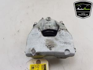Używane Zacisk hamulcowy prawy przód Toyota Yaris IV (P21/PA1/PH1) 1.5 12V Hybrid 115 Cena € 30,00 Procedura marży oferowane przez AutoHam