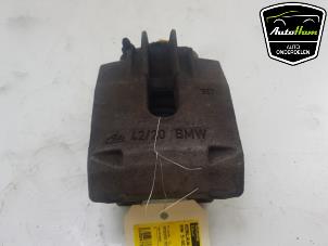 Gebruikte Remklauw (Tang) links-achter BMW 5 serie Touring (E61) 523i 24V Prijs € 40,00 Margeregeling aangeboden door AutoHam
