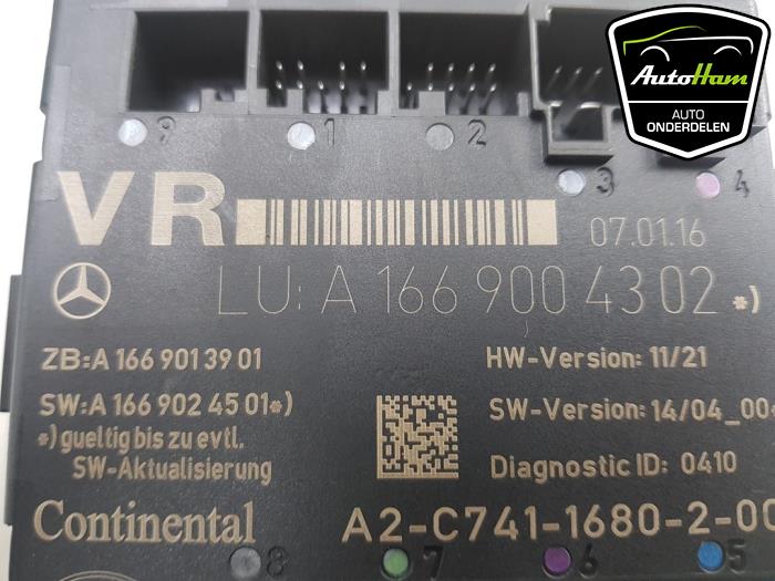 Centrallåsmodul från en Mercedes-Benz GLA (156.9) 1.6 180 16V 2016