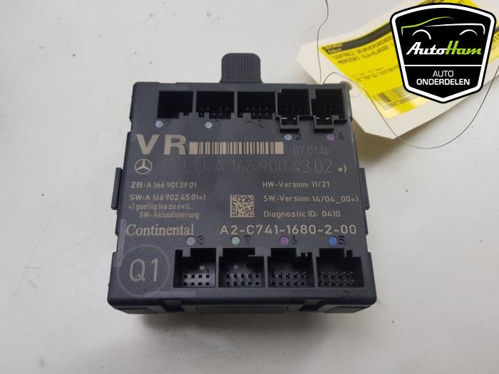 Centrallåsmodul från en Mercedes-Benz GLA (156.9) 1.6 180 16V 2016