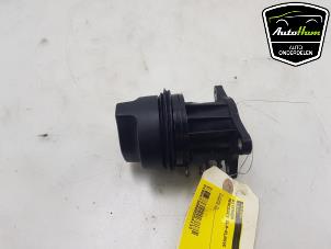 Gebruikte Oliedop Mercedes GLA (156.9) 1.6 180 16V Prijs € 10,00 Margeregeling aangeboden door AutoHam