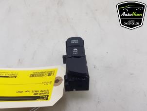 Używane Przelacznik Toyota Yaris Cross (PB1/PJ1) 1.5 12V Cena € 20,00 Procedura marży oferowane przez AutoHam