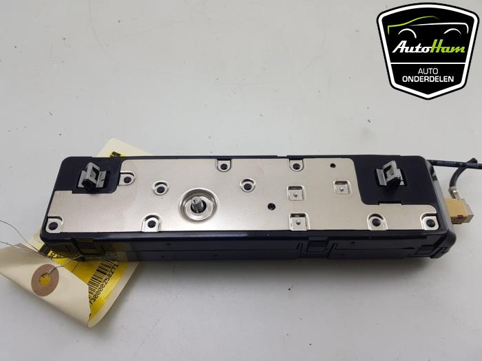 Bluetooth-modul från en Tesla Model S Plaid 2023