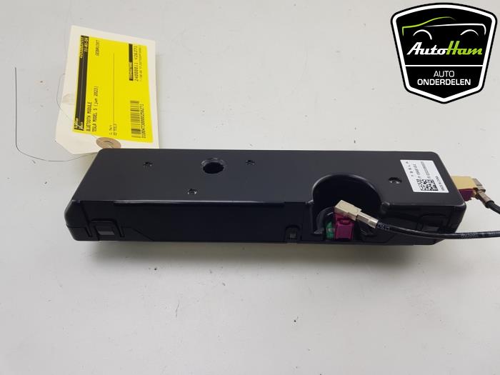 Bluetooth-modul från en Tesla Model S Plaid 2023