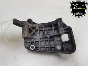 Begagnade Undre fäste, generator Audi SQ5 (8RB) 3.0 TDI V6 24V Pris € 20,00 Marginaltabell erbjuds av AutoHam