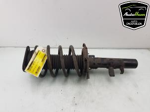 Używane Amortyzator wstrzasów lewy przód Ford Transit Connect (PJ2) 1.6 TDCi 16V 75 Cena € 40,00 Procedura marży oferowane przez AutoHam