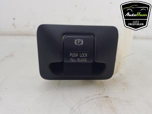 Używane Przelacznik hamulca postojowego Volvo V60 I (FW/GW) 1.6 T3 16V Cena € 25,00 Procedura marży oferowane przez AutoHam