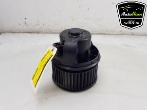 Begagnade Fläktmotor för uppvärmning och ventilation Ford C-Max (DXA) 1.5 Ti-VCT EcoBoost 150 16V Pris € 20,00 Marginaltabell erbjuds av AutoHam