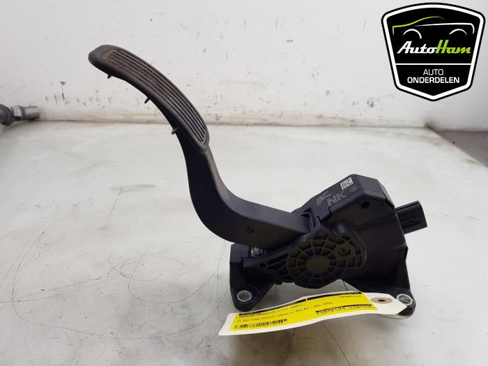 Gaspedal från en Toyota Corolla Touring Sport (E21/EH1) 1.8 16V Hybrid 2021