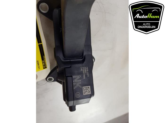 Gaspedal från en Toyota Corolla Touring Sport (E21/EH1) 1.8 16V Hybrid 2021