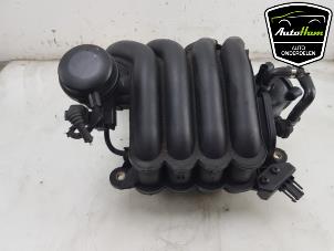 Gebruikte Inlaatspruitstuk Volkswagen Passat (3B3) 1.6 Prijs € 50,00 Margeregeling aangeboden door AutoHam