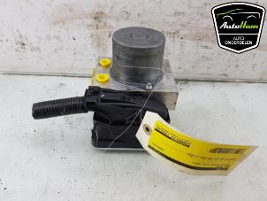 Begagnade ABS-pump Toyota Yaris IV (P21/PA1/PH1) 1.5 12V Hybrid 115 Pris € 150,00 Marginaltabell erbjuds av AutoHam