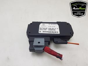 Gebruikte Telefoon Module Mercedes C (W203) 2.2 C-200 CDI 16V Prijs € 125,00 Margeregeling aangeboden door AutoHam