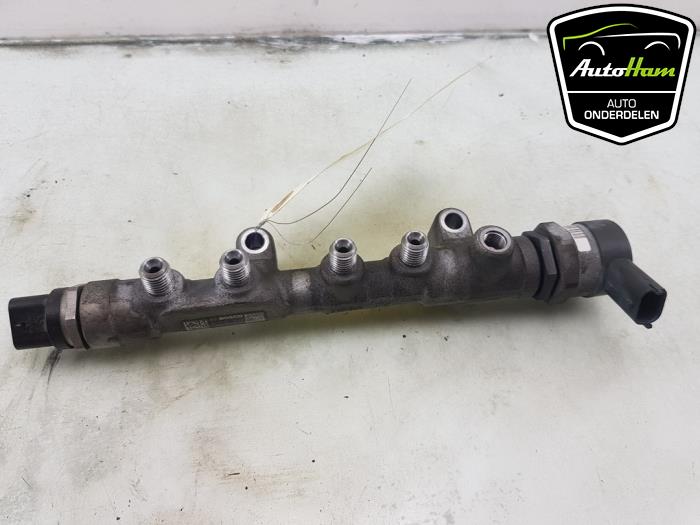 Bränsleinsprutningsmunstycke från en Opel Astra K 1.5 CDTi 122 12V 2021