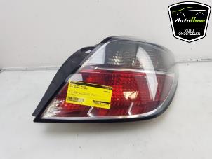 Gebruikte Achterlicht rechts Opel Astra H GTC (L08) 1.6 16V Twinport Prijs € 20,00 Margeregeling aangeboden door AutoHam