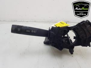 Gebruikte Combischakelaar Stuurkolom Opel Karl 1.0 12V Prijs € 20,00 Margeregeling aangeboden door AutoHam