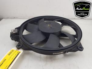 Gebruikte Koelvin Renault Scénic III (JZ) 2.0 16V CVT Prijs € 45,00 Margeregeling aangeboden door AutoHam