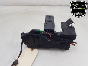 Gebruikte Zekeringkast Volvo XC60 II (UZ) 2.0 T6 16V Recharge, Twin Engine AWD Prijs € 25,00 Margeregeling aangeboden door AutoHam