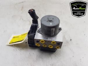 Używane Pompa ABS Ford Mondeo IV Wagon 2.0 16V Cena € 55,00 Procedura marży oferowane przez AutoHam