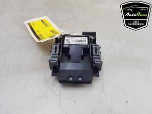 Begagnade Framåtriktad kamera Porsche Panamera (971G) 3.0 V6 24V Pris € 395,00 Marginaltabell erbjuds av AutoHam