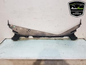 Gebruikte Paravent Tesla Model Y (5YJY) Long Range 72kWh Prijs € 24,20 Inclusief btw aangeboden door AutoHam