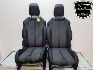 Begagnade Klädsel, uppsättning (komplett) Peugeot 5008 II (M4/MC/MJ/MR) 1.2 12V e-THP PureTech 130 Pris € 400,00 Marginaltabell erbjuds av AutoHam