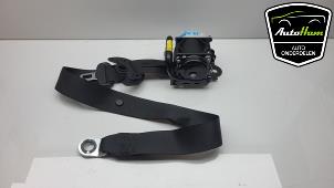 Begagnade Främre säkerhetsbälte, höger Toyota Yaris IV (P21/PA1/PH1) 1.5 12V Hybrid 115 Pris € 145,00 Marginaltabell erbjuds av AutoHam