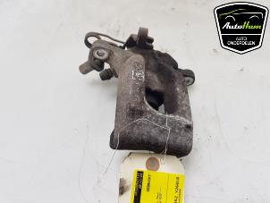 Gebruikte Remklauw (Tang) links-achter Opel Corsa F (UB/UH/UP) 1.2 Turbo 12V 100 Prijs € 50,00 Margeregeling aangeboden door AutoHam