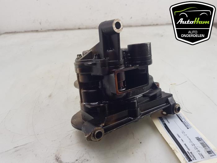 Oljepump från en Porsche Cayenne (9PA) 4.5 V8 32V Turbo 2004