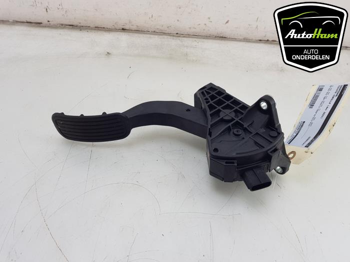 Gaspedal från en Toyota Corolla Touring Sport (E21/EH1) 2.0 16V Hybrid 200 2023