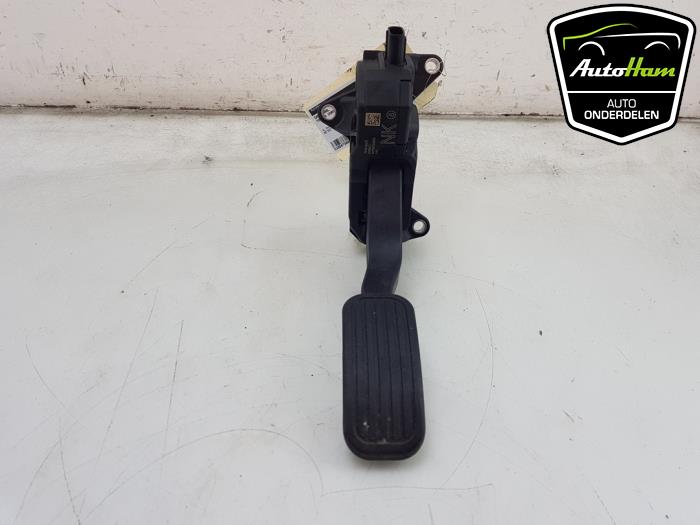 Gaspedal från en Toyota Corolla Touring Sport (E21/EH1) 2.0 16V Hybrid 200 2023