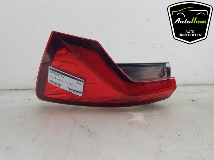 Baklykta, höger från en Skoda Scala 1.0 TSI 95 2019