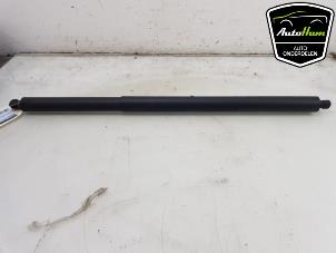 Begagnade Gasfjäder, höger bak Mercedes CLA Shooting Brake (118.6) 1.3 CLA-200 Turbo 16V Pris € 40,00 Marginaltabell erbjuds av AutoHam