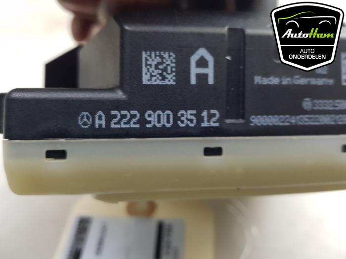 Start/stopp-brytare från en Mercedes-Benz C (W205) C-350 e 2.0 16V 2015