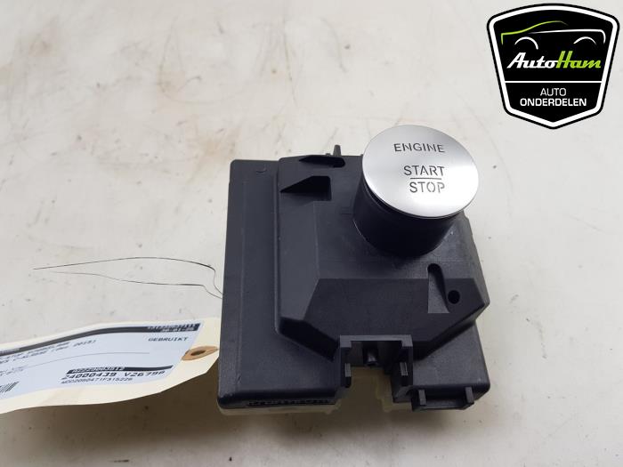 Start/stopp-brytare från en Mercedes-Benz C (W205) C-350 e 2.0 16V 2015