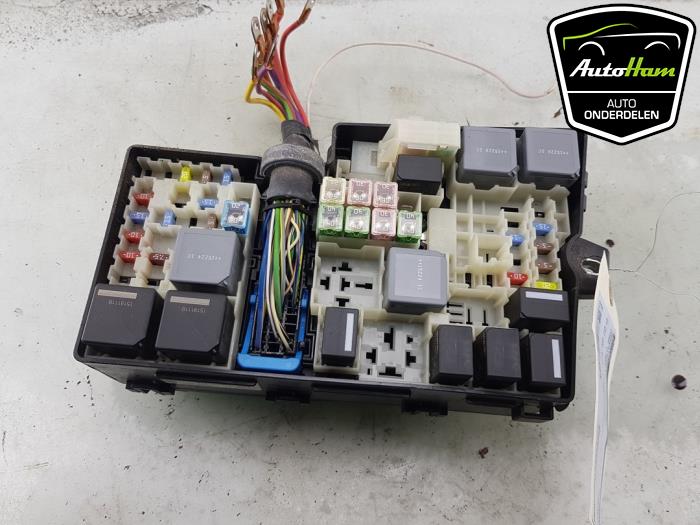 Säkringsbox från en Ford C-Max (DXA) 1.0 Ti-VCT EcoBoost 12V 125 2015